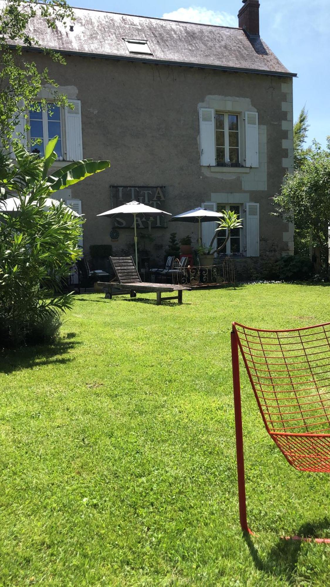 Bed and Breakfast La Thibautiere Blaison Экстерьер фото